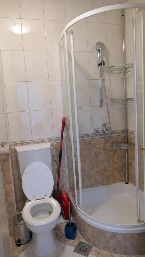 דירות Apartman *Sanja* אומיס מראה חיצוני תמונה